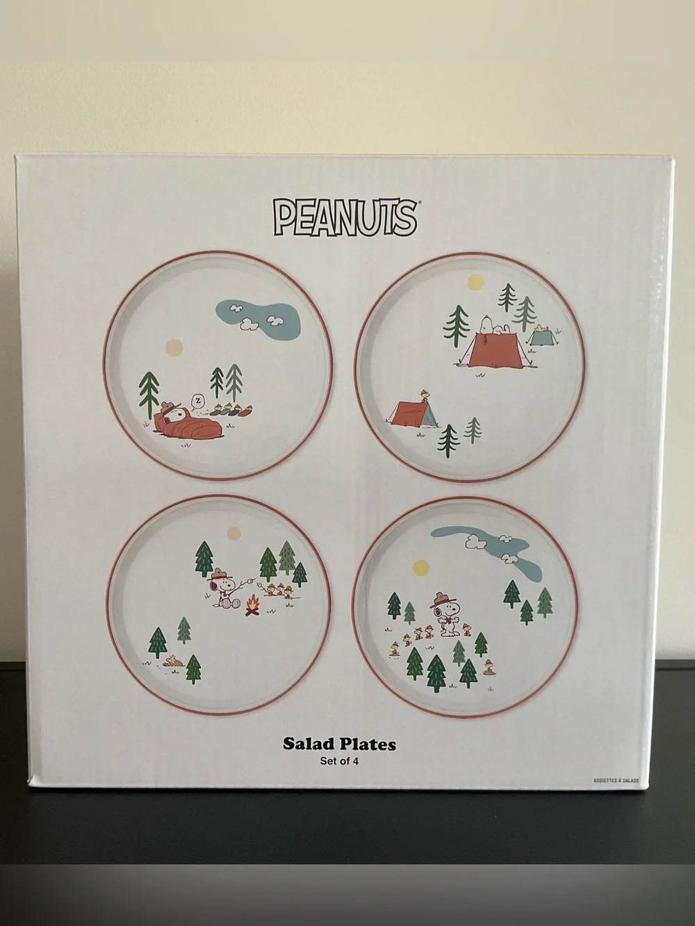 NWT Williams Sonoma Camp Peanuts Plates with Snoopy & Woodstock Set of 4